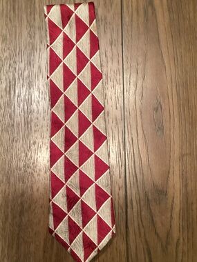 Geoffrey Beene Red and Cream Geometric Triangle Silk Tie